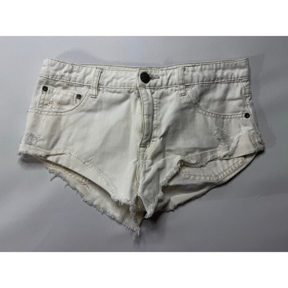 Free People Women's Distressed Cut Off White Denim Shorts - Size 25 (30x2) - Picture 1 of 4